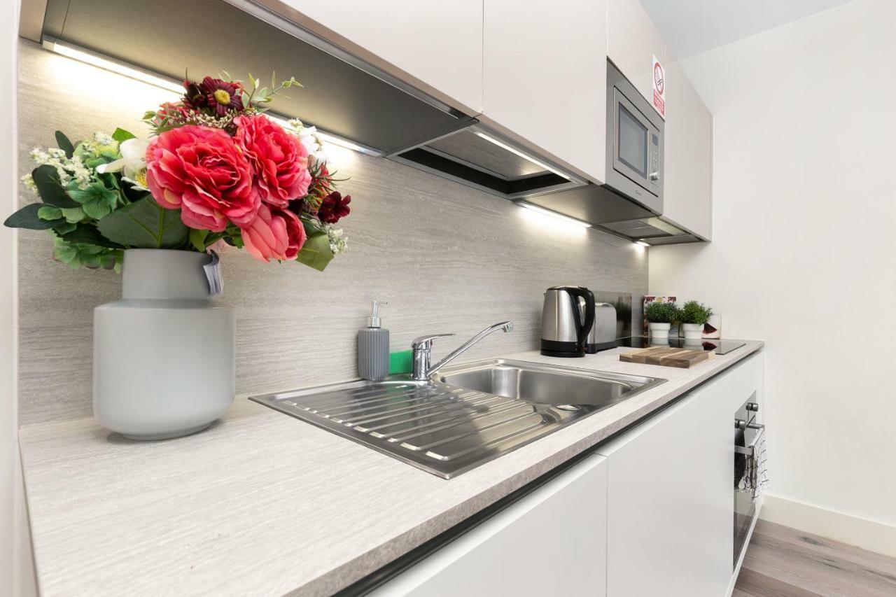 Mondial Apartments At Heathrow Harmondsworth Exteriér fotografie